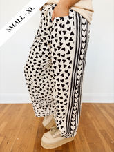 Load image into Gallery viewer, Love is all you need Pants | Black
