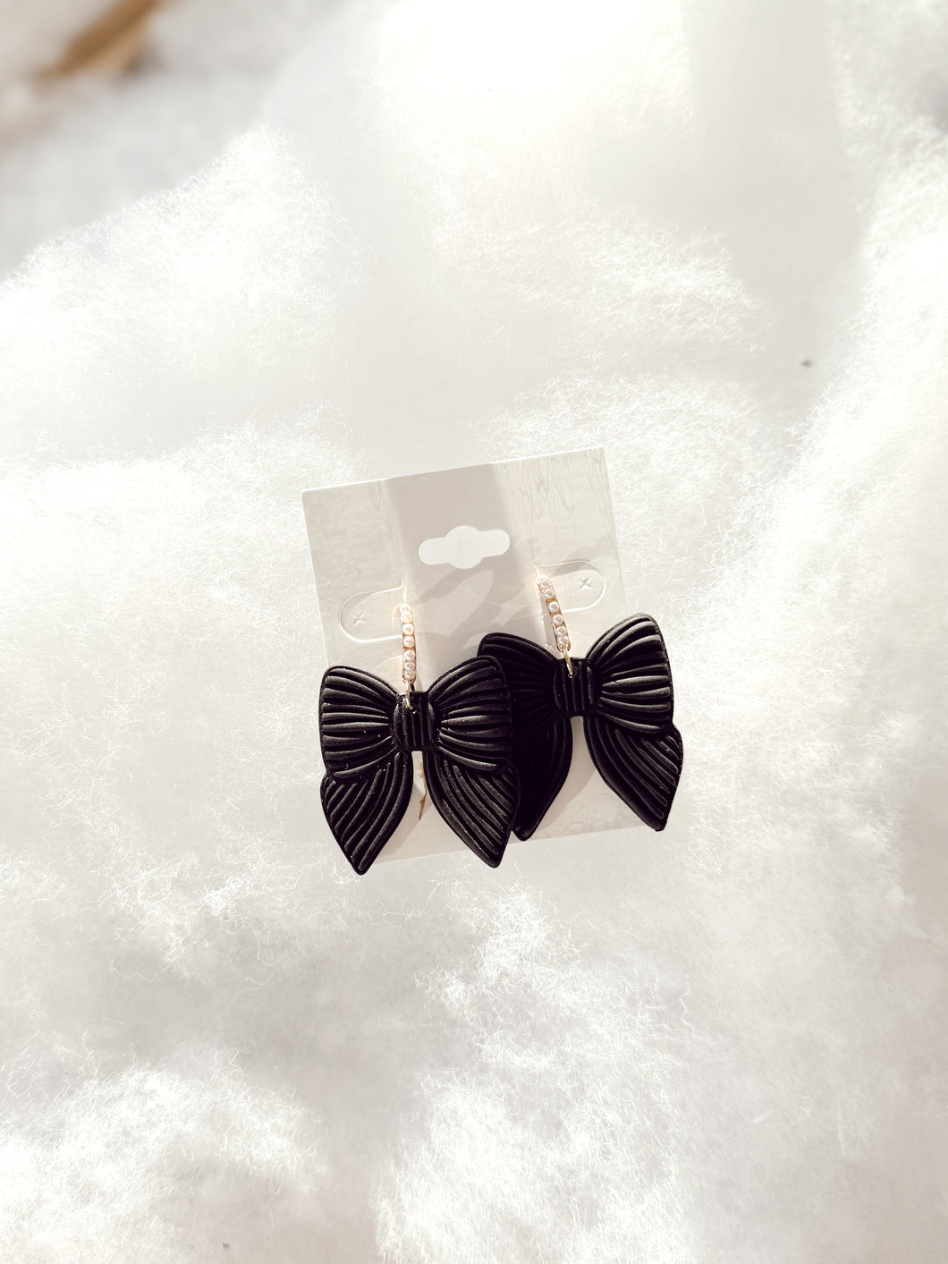 Ribbed Heart Clay Hoop Earring | Black