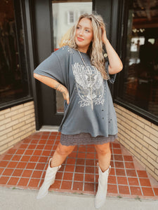 She’s on world tour oversized graphic tee in slate