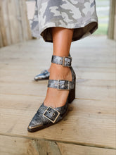Load image into Gallery viewer, The Hendrix Sandal  - Black