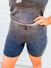 Load image into Gallery viewer, Urban Outing  Biker Shorts - Black