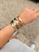 Load image into Gallery viewer, Final Touch Stretch Bangle | Pearl
