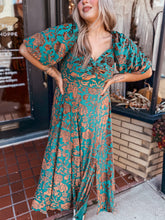 Load image into Gallery viewer, Anna Velvet Burnout Maxi | Emerald