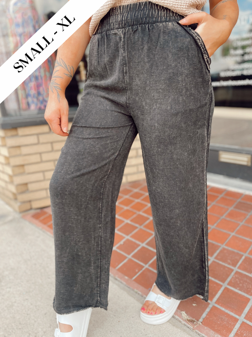 Weekday Essentials Linen Cropped Pant - Black