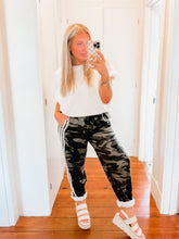 Load image into Gallery viewer, Dreamers Camo Jogger