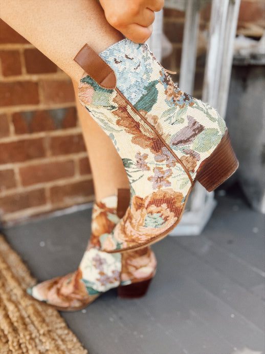 The Kaiya Tapestry Boot