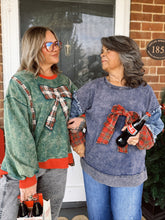 Load image into Gallery viewer, Singing Carols Pullover