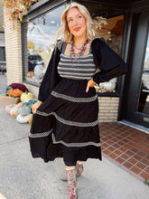 Load image into Gallery viewer, Thunder Rolls Maxi Dress | Black