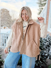 Load image into Gallery viewer, Fuzzy Feels Vest | Mocha