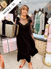 Load image into Gallery viewer, Pop the Bubbly Velvet Maxi Dress | Black