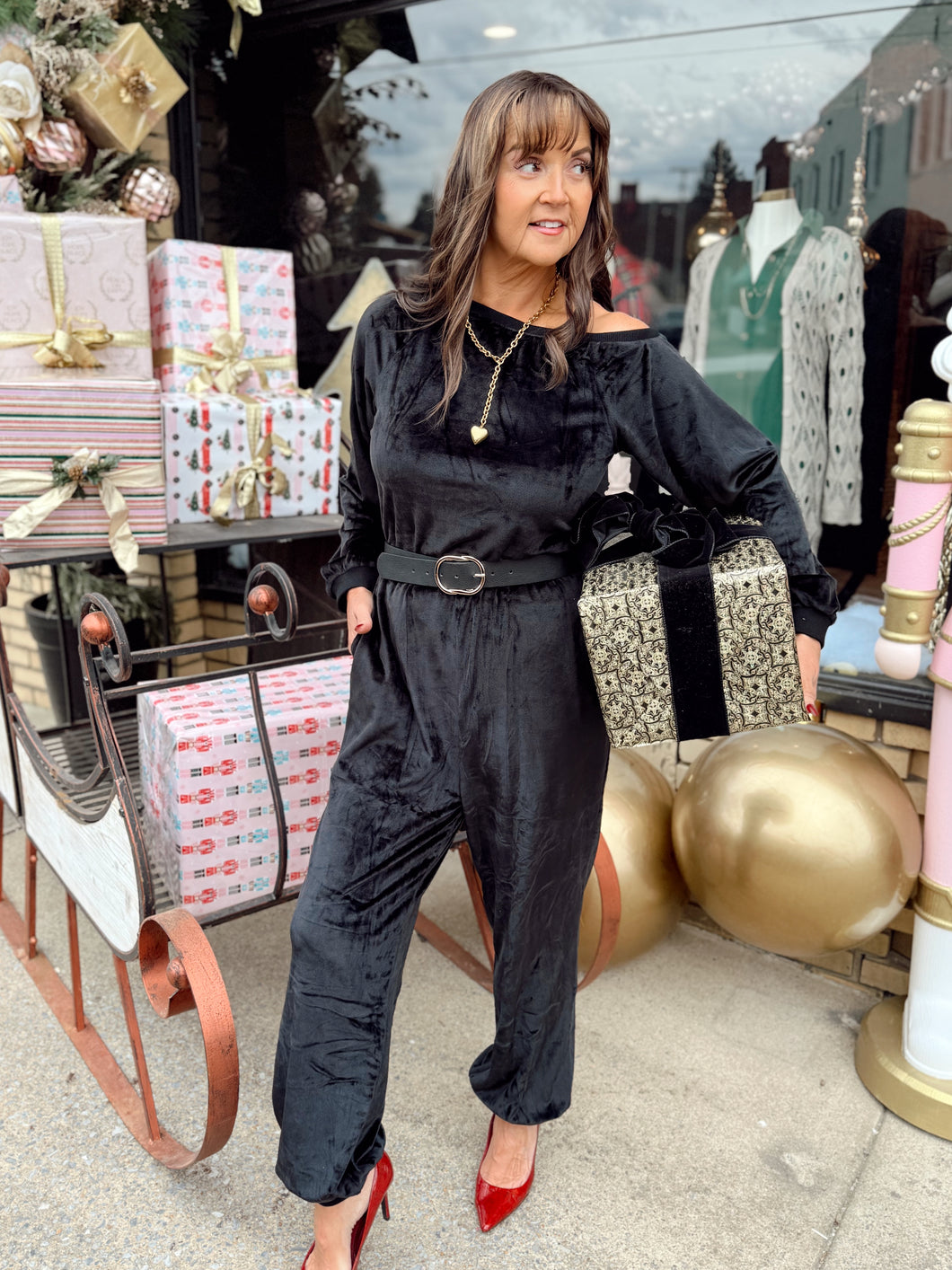 Midnight Under Mistletoe Jumper - Black