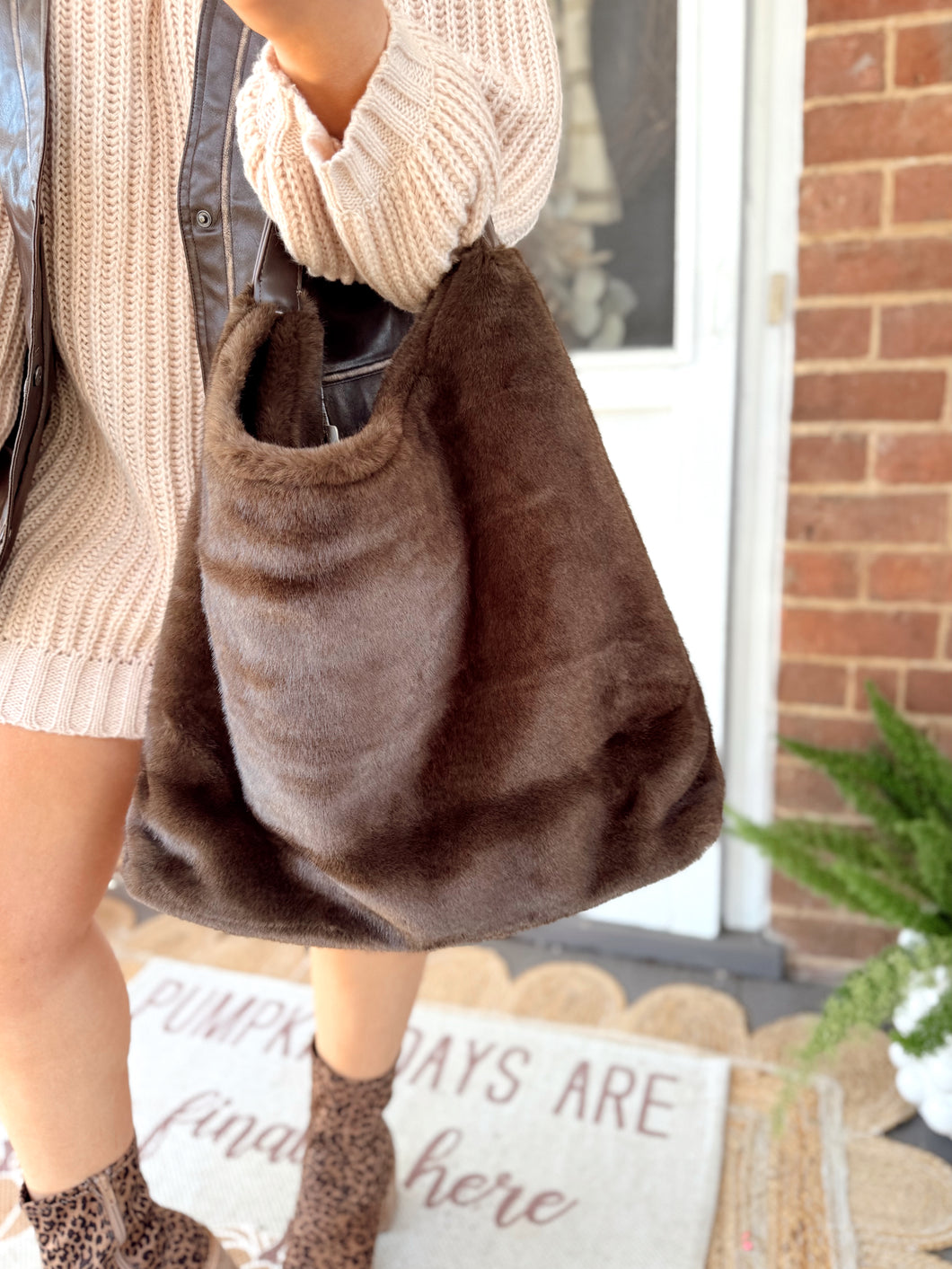 Phoebe Hobo Bag | Chocolate