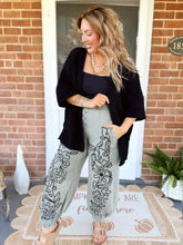 Load image into Gallery viewer, POL Floral Image Pants