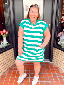 Curvy - Casual Chic Dress - Green