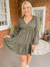 Load image into Gallery viewer, Venice Vibe Dress - Green