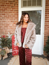 Load image into Gallery viewer, Fashion Week Fur Coat
