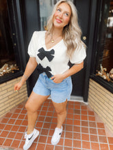 Load image into Gallery viewer, Lasting impressions bow sweater