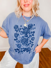 Load image into Gallery viewer, Roses Graphic Tee | Navy