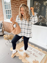 Load image into Gallery viewer, Tamra Flannel | White