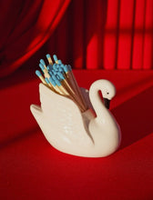 Load image into Gallery viewer, Swan Match Vase