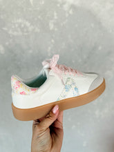 Load image into Gallery viewer, Mia Axel Floral Sneaker