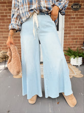Load image into Gallery viewer, Ophelia Denim Pants | Light Wash
