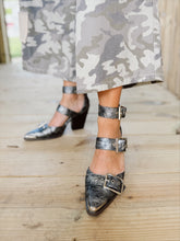 Load image into Gallery viewer, The Hendrix Sandal  - Black