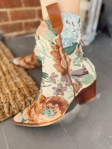 The Kaiya Tapestry Boot