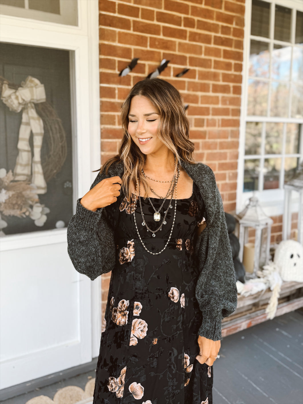 Forever and Ever Shrug | Black