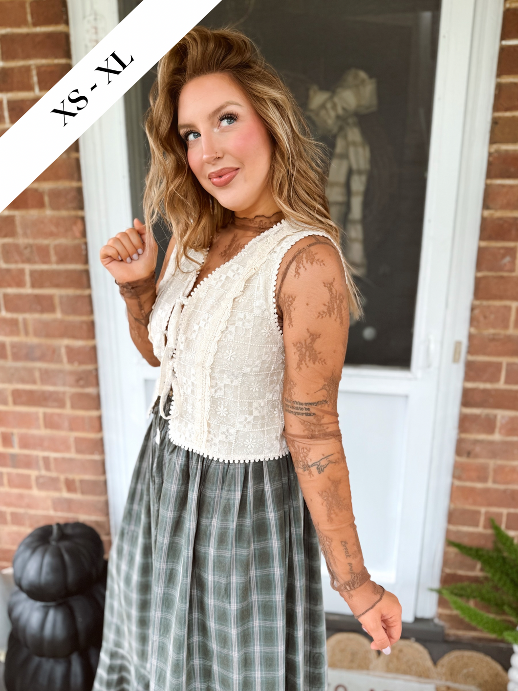 Layered Lovely Lace Top | Mocha