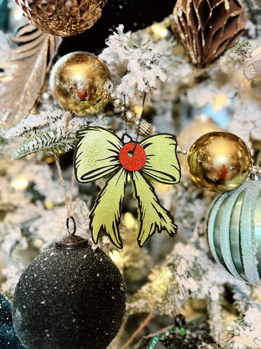 “Green” Man Bow Freshie