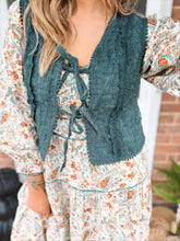 Load image into Gallery viewer, Field of Memories Vest | Green