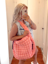 Load image into Gallery viewer, On the move quilted bag - Bubblegum