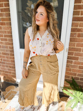 Load image into Gallery viewer, Great Delight Floral Sweater Tank