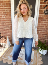 Load image into Gallery viewer, Essential High Rise Crop Jean