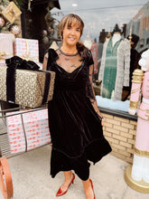 Load image into Gallery viewer, Pop the Bubbly Velvet Maxi Dress | Black