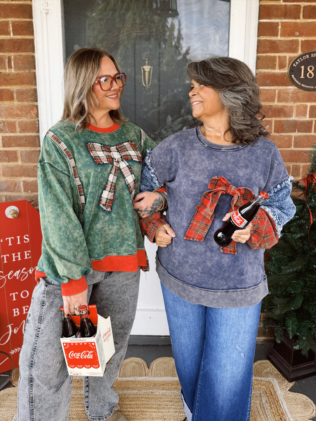 Singing Carols Pullover