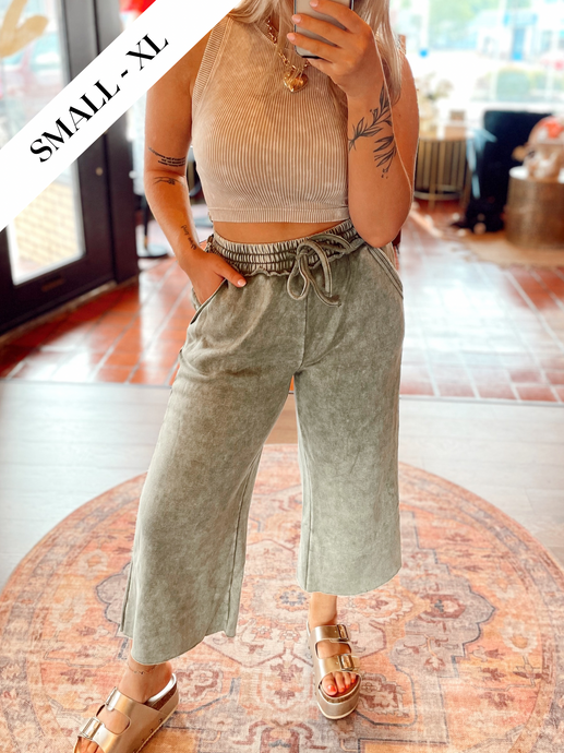 Stand tall cropped pant - Olive