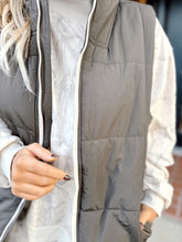 Load image into Gallery viewer, On The Go Longline Puffer Vest | Black