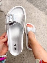 Load image into Gallery viewer, GYA silver sandal
