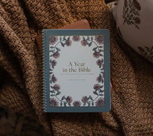 Load image into Gallery viewer, A year in the Bible Study | Genesis to Revelation Volume 1