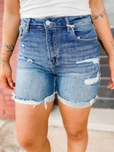 Load image into Gallery viewer, Can&#39;t Be Beat Denim Shorts
