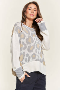 J.NNA - Animal Print Round Neck Sweater Top