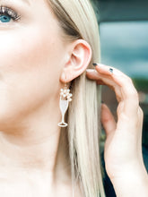 Load image into Gallery viewer, Pop the bubbly petunia earrings