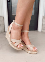 Load image into Gallery viewer, Bassett Wedge Sandal in Oatmeal