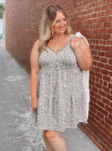 Load image into Gallery viewer, Curvy Little olive blooms dress