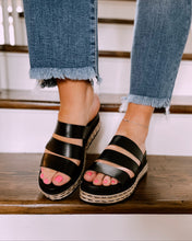Load image into Gallery viewer, MIA Kaz sandal in black