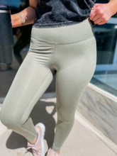 Load image into Gallery viewer, Slimming slick basic legging in olive