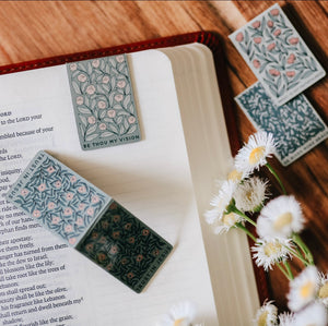 The Daily Grace Co - Hymns & Florals Magnetic Bookmark Set