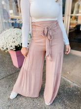 Load image into Gallery viewer, Feeling Free Wide Leg Pants in Taupe